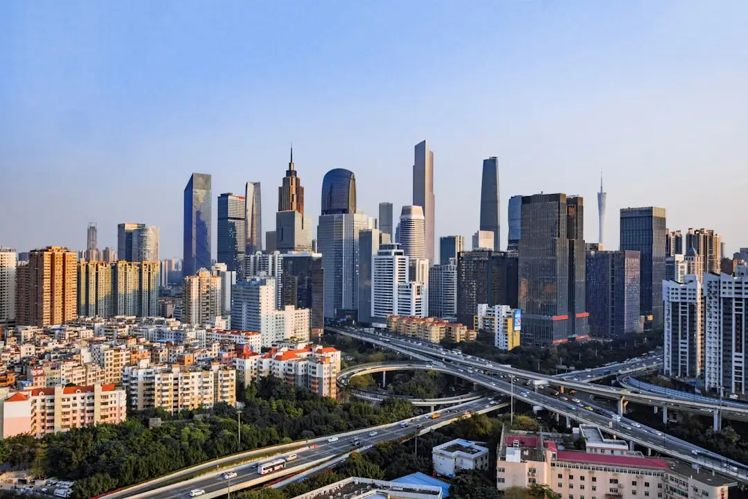 2025年APP定制开发趋势：跨平台技术与原生开发的性能对比